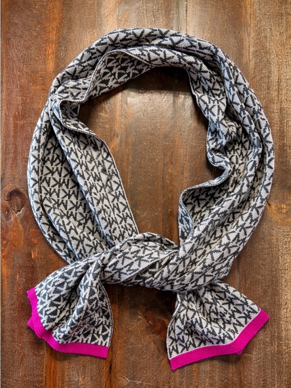 Michael Kors MK Logo Knit Scarf Gray Black Monogram with Pink Trim EUC